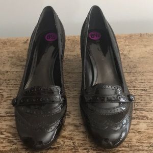 ETIENNE AIGNER Karl Kitten Patent Heels - Size 8.5